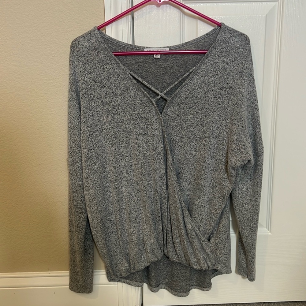 Euc gray cross twist long sleeve top